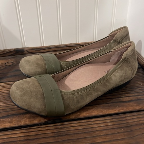 Abeo Tessa Khaki Suede Flats for Everyday Comfort - Picture 3 of 7